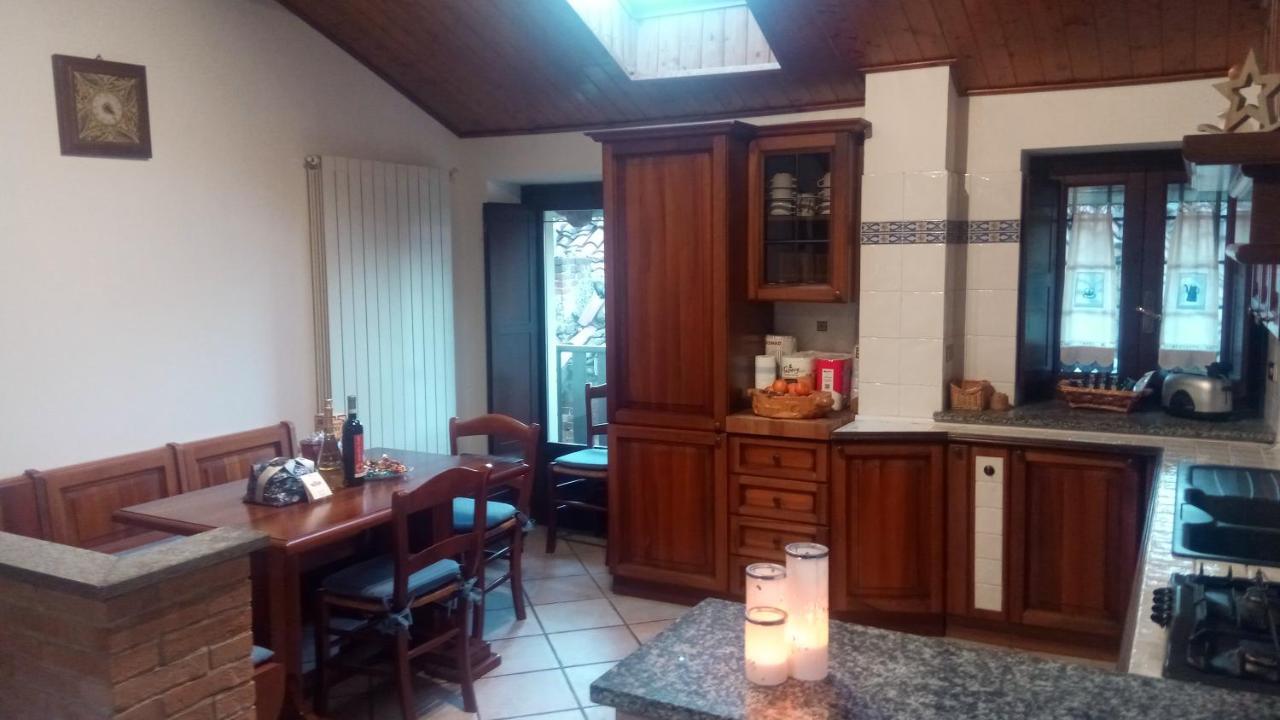 카프리에 Casa Del Rustico, Indipendente Vista Sacra Con Dipinto 빌라 외부 사진