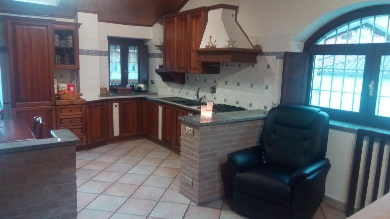 카프리에 Casa Del Rustico, Indipendente Vista Sacra Con Dipinto 빌라 외부 사진
