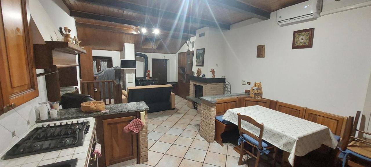 카프리에 Casa Del Rustico, Indipendente Vista Sacra Con Dipinto 빌라 외부 사진